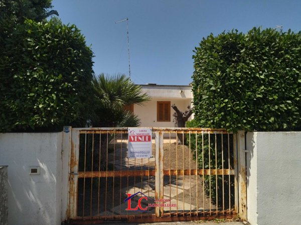 casa indipendente in vendita a Melendugno in zona Torre Saracena