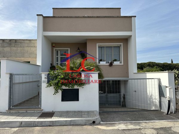 casa indipendente in vendita a Melendugno in zona Rocca Vecchia