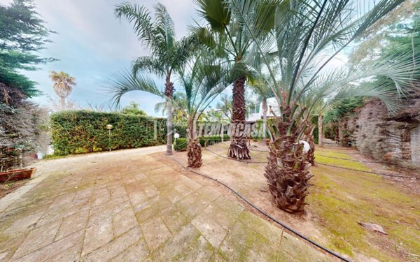 casa indipendente in vendita a Melendugno in zona Torre dell'Orso