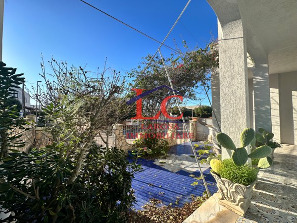 casa indipendente in vendita a Melendugno in zona Rocca Vecchia