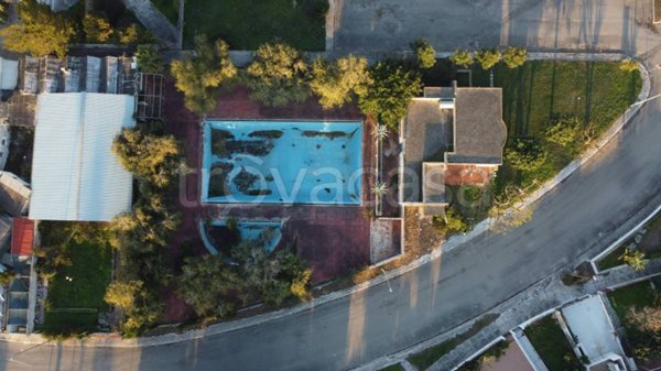 negozio in vendita a Melendugno in zona Torre Saracena