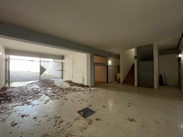 negozio in vendita a Melendugno in zona Torre dell'Orso