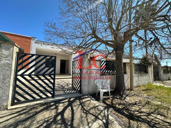 casa indipendente in vendita a Melendugno in zona Torre Specchia