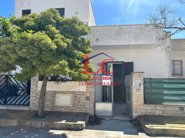 casa indipendente in vendita a Melendugno in zona Torre dell'Orso