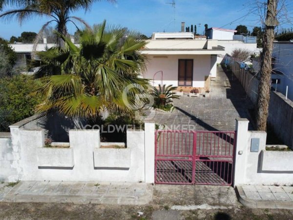 casa indipendente in vendita a Melendugno in zona Torre Specchia