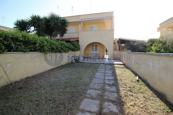 casa indipendente in vendita a Melendugno in zona Torre Sant'Andrea