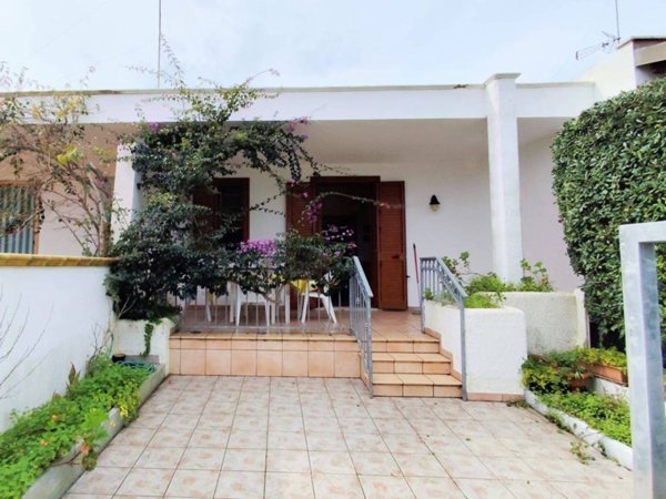 casa indipendente in vendita a Melendugno in zona Torre Saracena