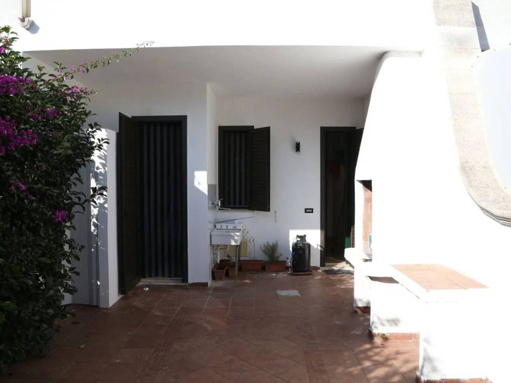 casa indipendente in vendita a Melendugno in zona Torre Saracena