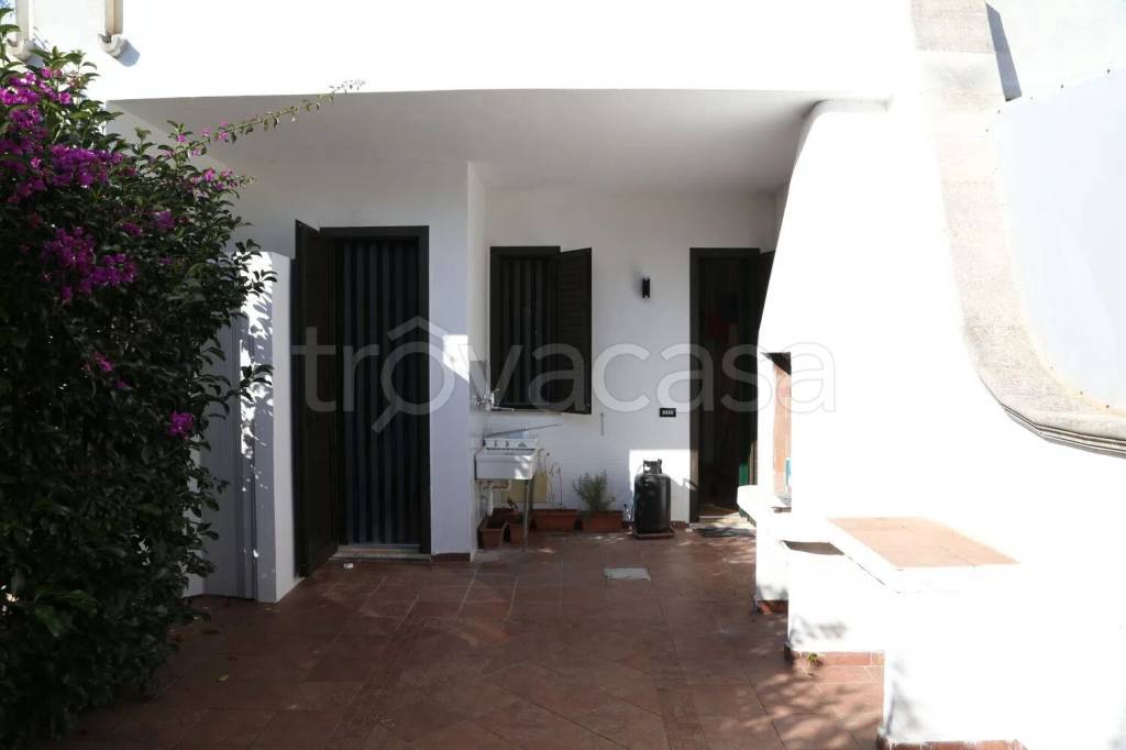 casa indipendente in vendita a Melendugno in zona Torre dell'Orso