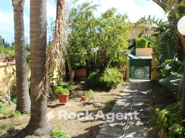 casa indipendente in vendita a Melendugno in zona Torre Saracena