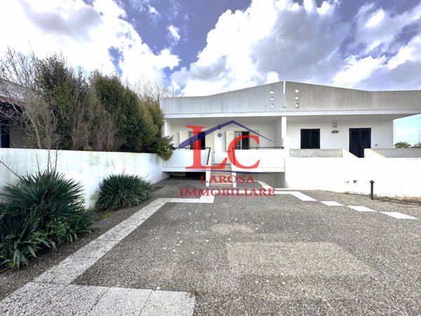 casa indipendente in vendita a Melendugno in zona Torre dell'Orso