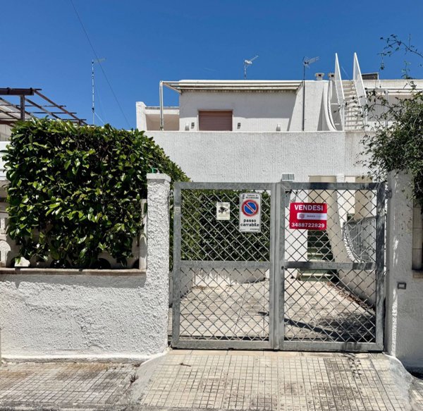 casa indipendente in vendita a Melendugno in zona Torre dell'Orso