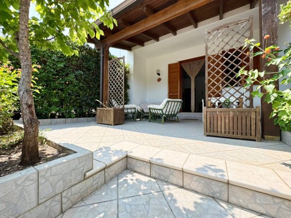 casa indipendente in vendita a Melendugno in zona Torre dell'Orso
