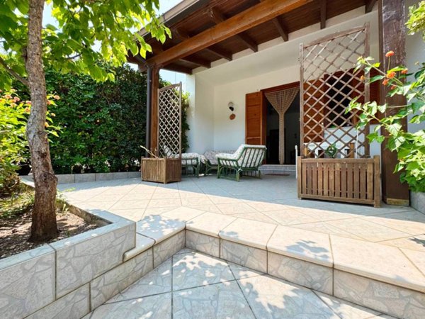 casa indipendente in vendita a Melendugno in zona Torre Saracena