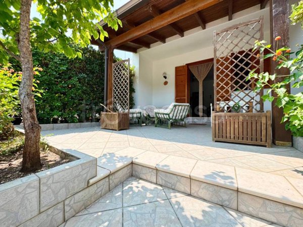 casa indipendente in vendita a Melendugno in zona Torre dell'Orso