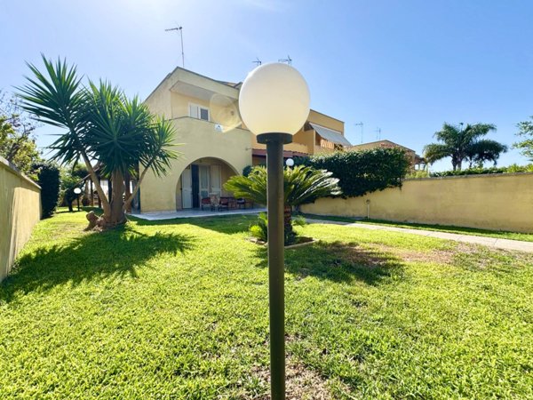 casa indipendente in vendita a Melendugno in zona Torre Saracena