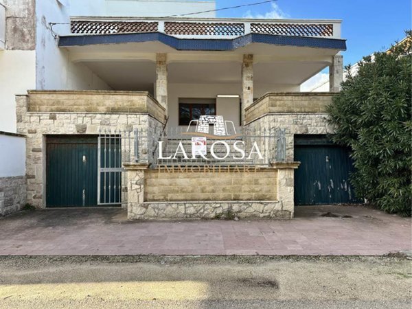 casa indipendente in vendita a Melendugno in zona Torre Specchia