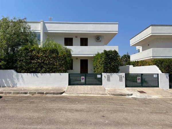 casa indipendente in vendita a Melendugno in zona Torre dell'Orso