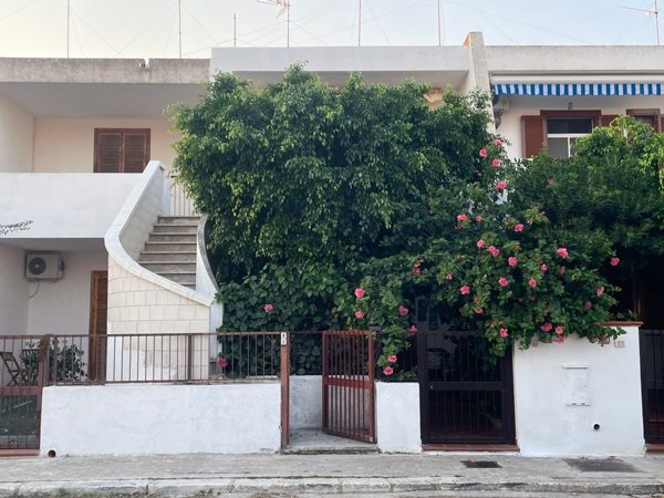 appartamento in vendita a Melendugno in zona Torre Saracena