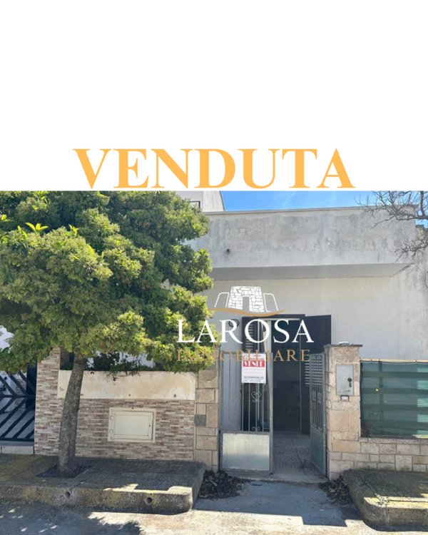 casa indipendente in vendita a Melendugno in zona Torre dell'Orso