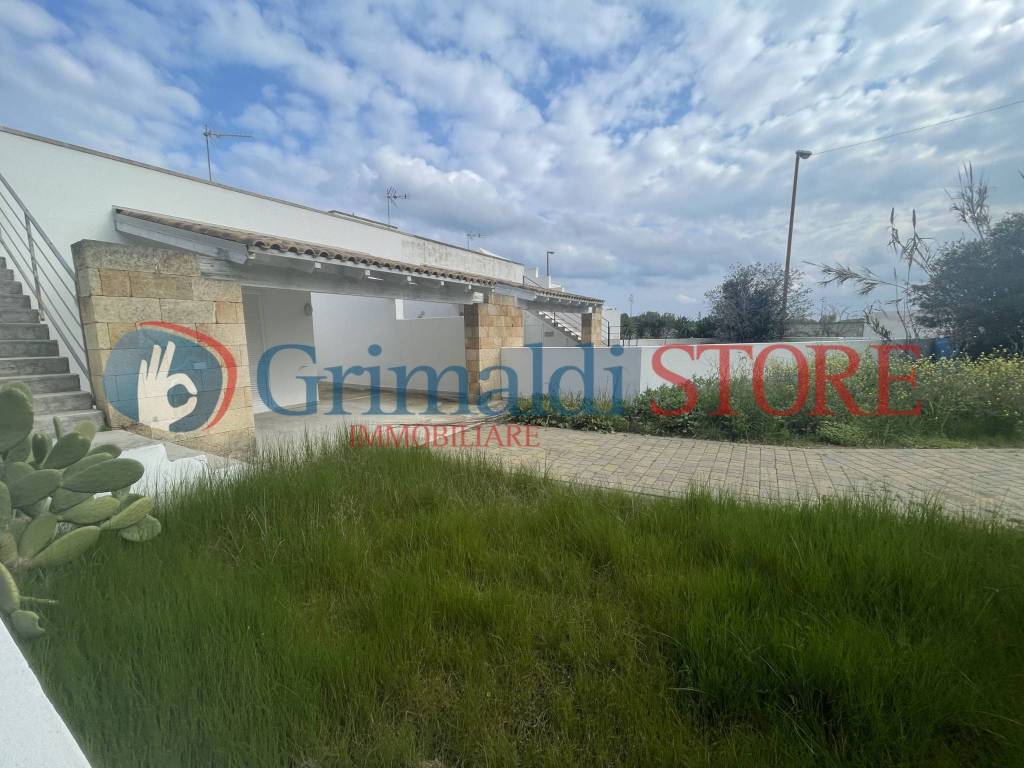 casa indipendente in vendita a Melendugno in zona Torre dell'Orso