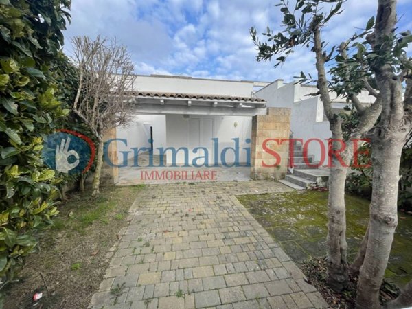 casa indipendente in vendita a Melendugno in zona Torre dell'Orso