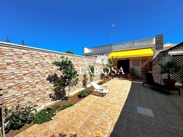 casa indipendente in vendita a Melendugno in zona Torre Specchia