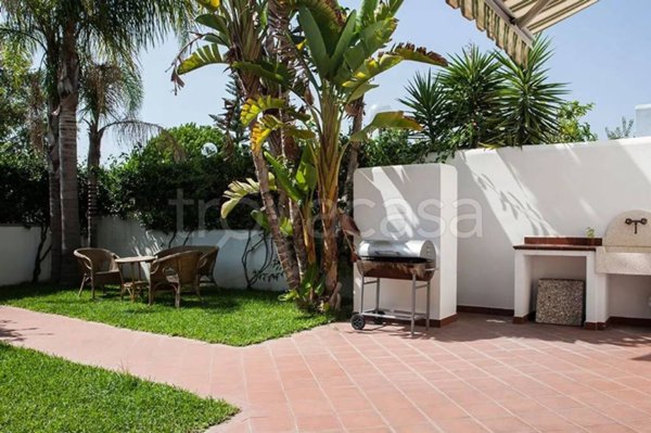 casa indipendente in vendita a Melendugno in zona Torre dell'Orso