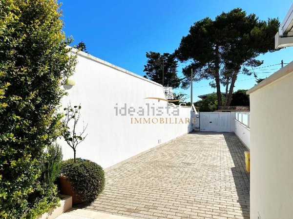 appartamento in vendita a Melendugno in zona Torre Specchia