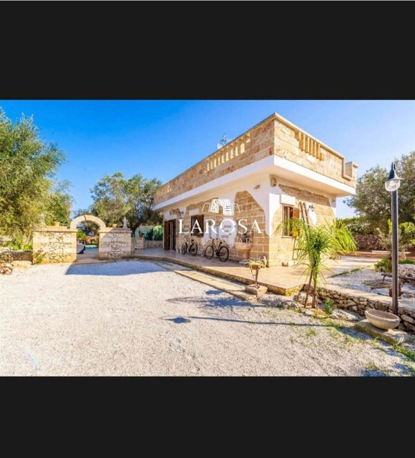 casa indipendente in vendita a Melendugno in zona San Foca
