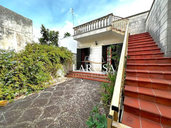 casa indipendente in vendita a Melendugno in zona Rocca Vecchia