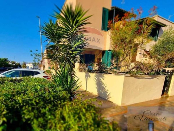 casa indipendente in vendita a Melendugno in zona Torre dell'Orso