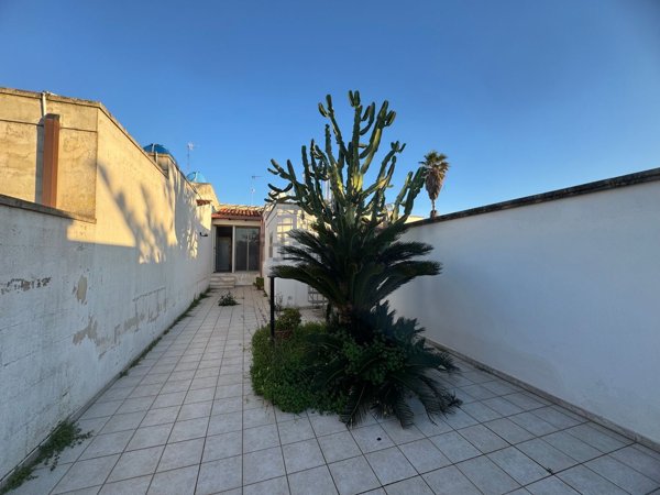 casa indipendente in vendita a Melendugno in zona Torre dell'Orso