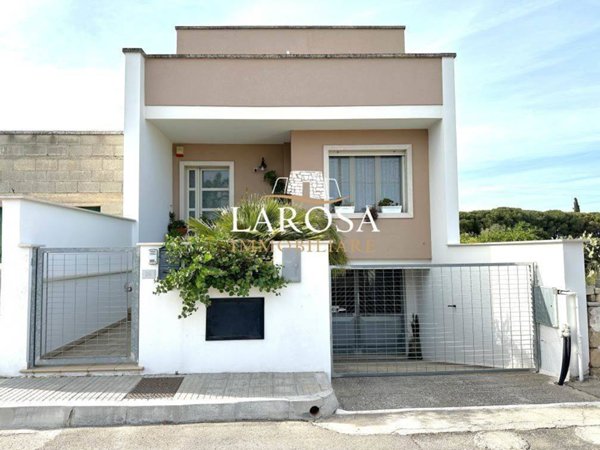 casa indipendente in vendita a Melendugno in zona San Foca