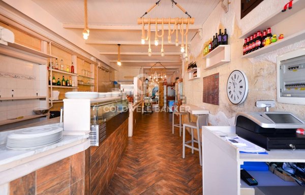 locale commerciale in vendita a Melendugno in zona San Foca