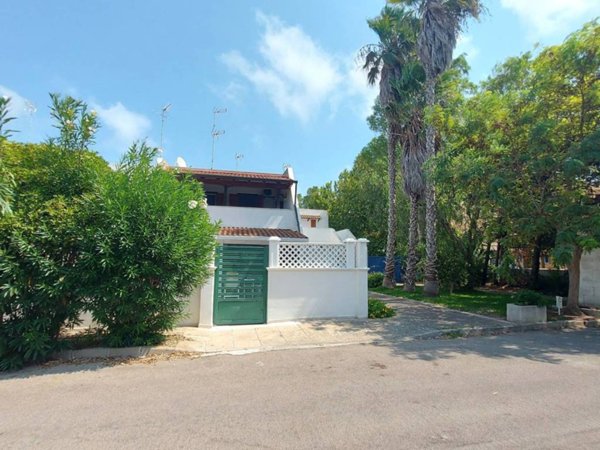 casa indipendente in vendita a Melendugno in zona Torre Saracena