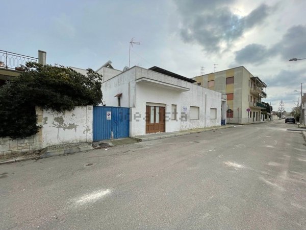 casa indipendente in vendita a Melendugno in zona Torre dell'Orso