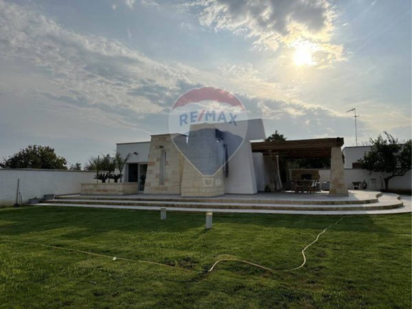 casa indipendente in vendita a Melendugno in zona Torre Saracena