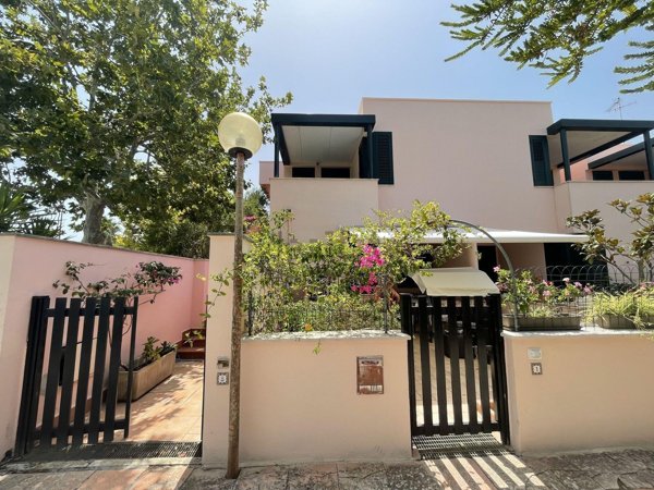 appartamento in vendita a Melendugno in zona Torre dell'Orso