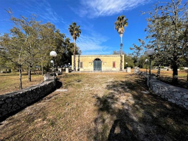 intera palazzina in vendita a Melendugno