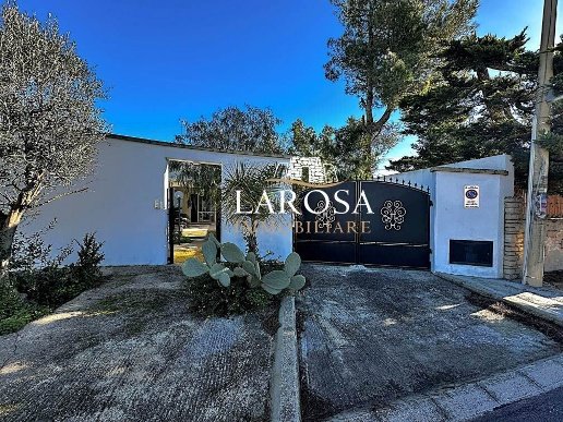 casa indipendente in vendita a Melendugno in zona Torre Specchia