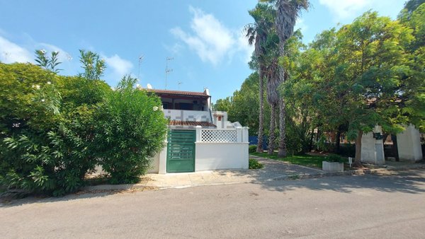 casa indipendente in vendita a Melendugno in zona Torre dell'Orso