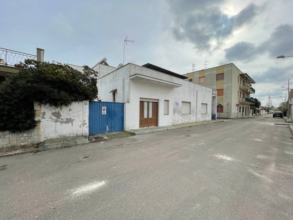 casa indipendente in vendita a Melendugno in zona Torre dell'Orso