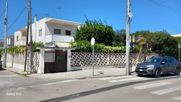 casa indipendente in vendita a Melendugno in zona Torre dell'Orso