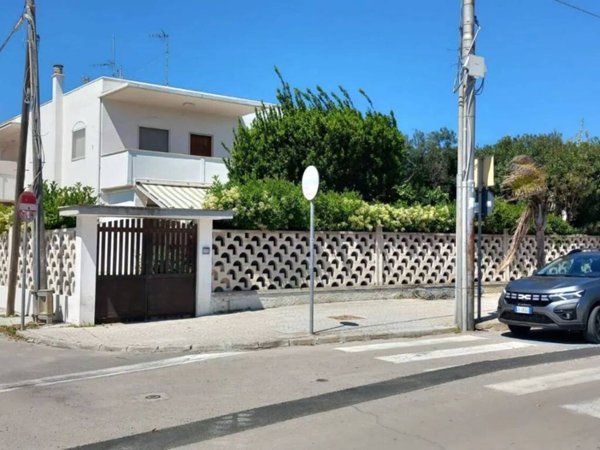 casa indipendente in vendita a Melendugno in zona Torre dell'Orso