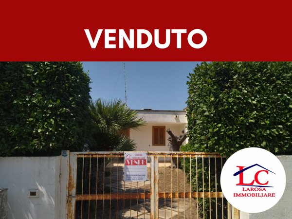 casa indipendente in vendita a Melendugno in zona Torre Saracena