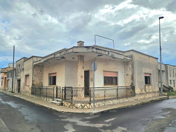 casa indipendente in vendita a Melendugno in zona Torre dell'Orso