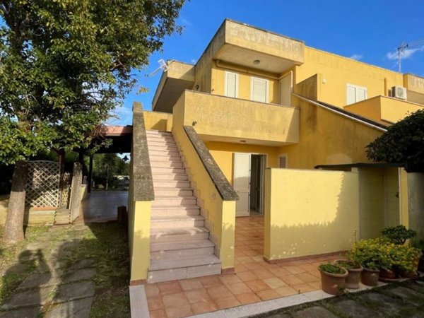 casa indipendente in vendita a Melendugno in zona Torre Saracena