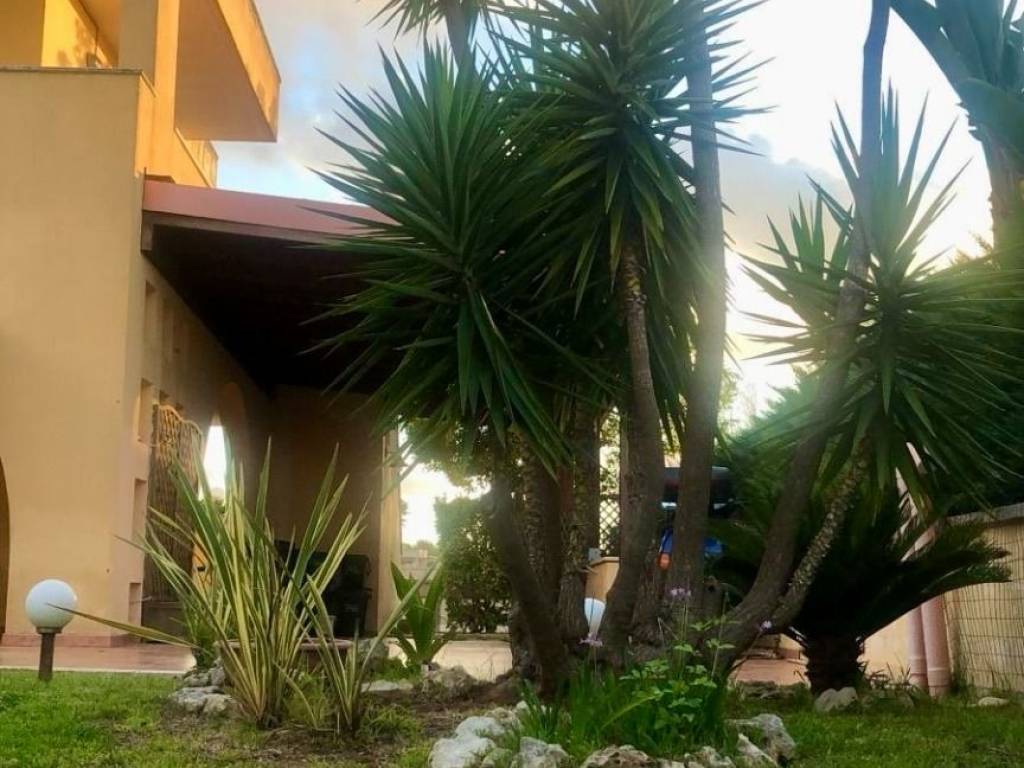 casa indipendente in vendita a Melendugno in zona Torre Saracena