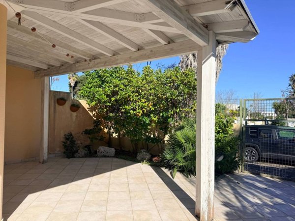 casa indipendente in vendita a Melendugno in zona Torre dell'Orso